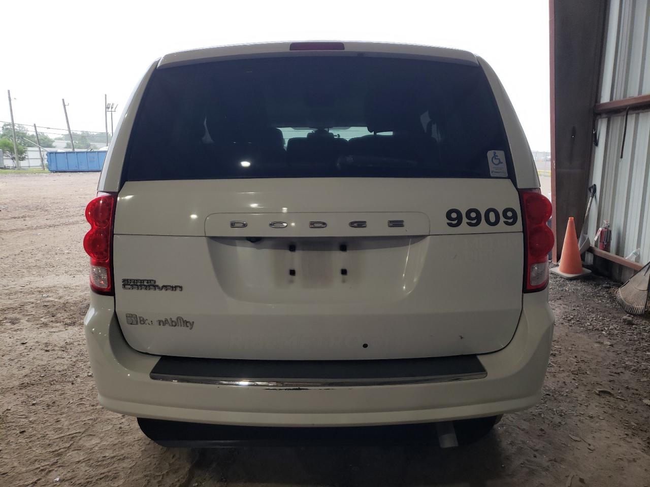 2C4RDGBG0JR256189 2018 Dodge Grand Caravan Se