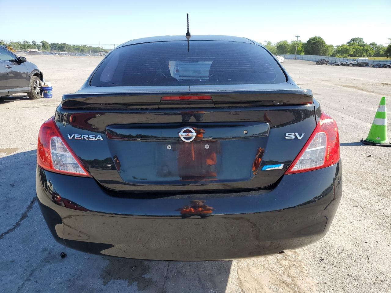 3N1CN7AP1EL828252 2014 Nissan Versa S