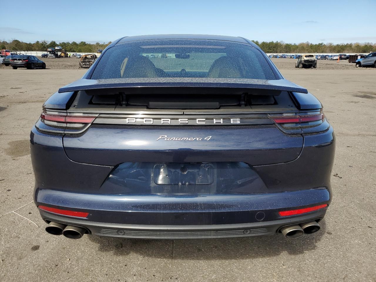 WP0AA2A79JL111350 2018 Porsche Panamera 4