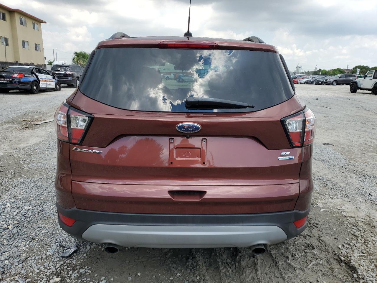 1FMCU9GD7JUC61579 2018 Ford Escape Se