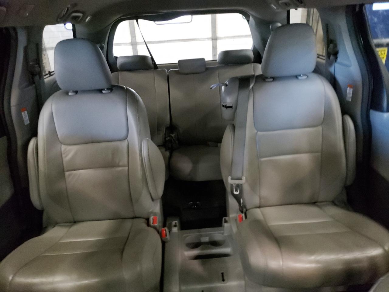 5TDYK3DC4FS559320 2015 Toyota Sienna Xle