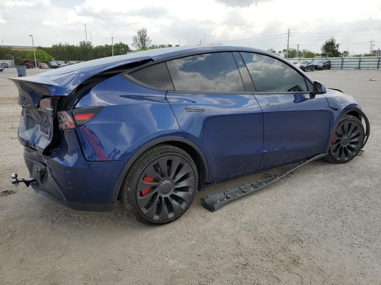 7SAYGDEF4PF840252 2023 Tesla Model Y