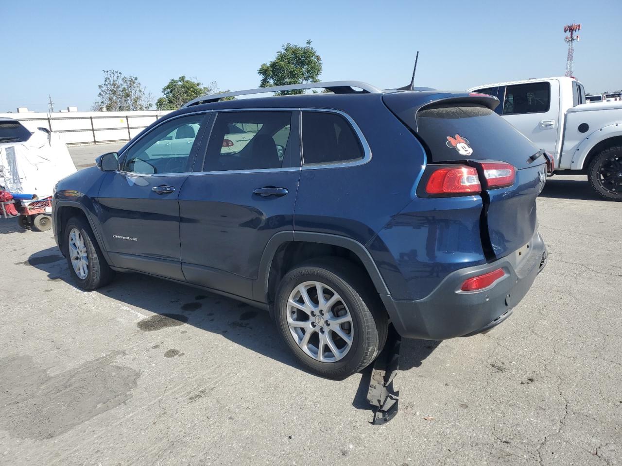 1C4PJLLB6JD605435 2018 Jeep Cherokee Latitude Plus