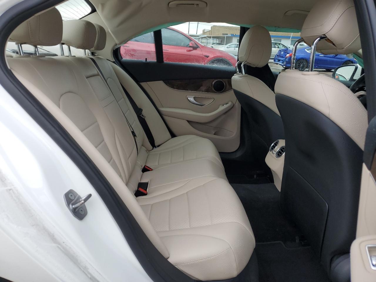 55SWF4JB3HU190842 2017 Mercedes-Benz C 300