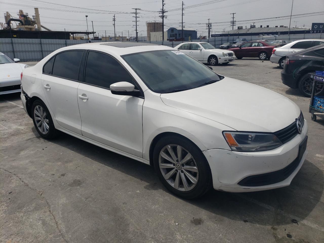 3VWDZ7AJ1BM330055 2011 Volkswagen Jetta Se