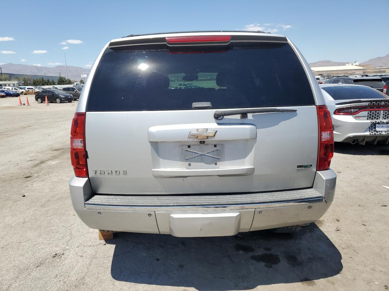 1GNSCCE01BR100334 2011 Chevrolet Tahoe C1500 Ltz