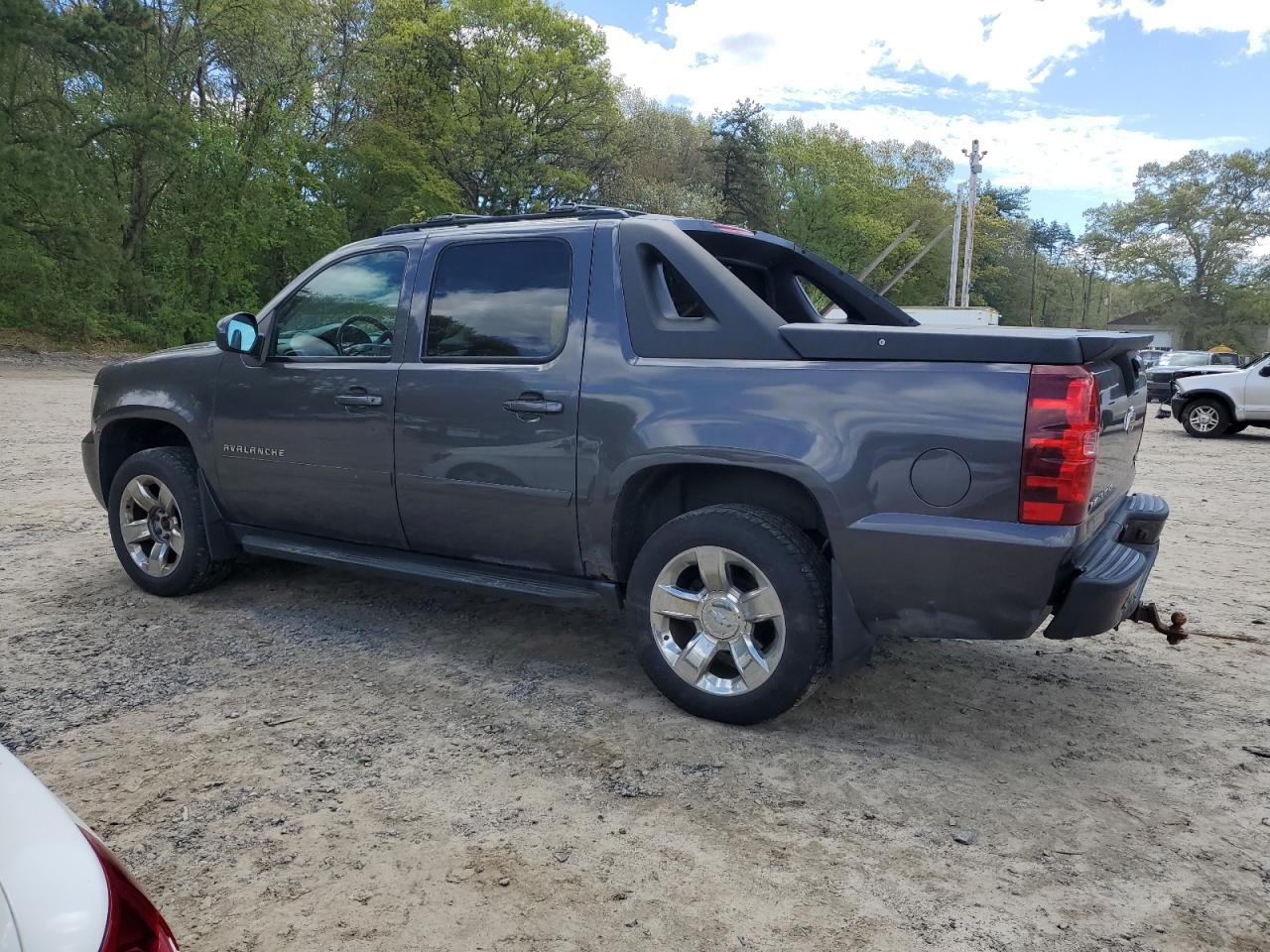 3GNTKEE38BG112929 2011 Chevrolet Avalanche Ls