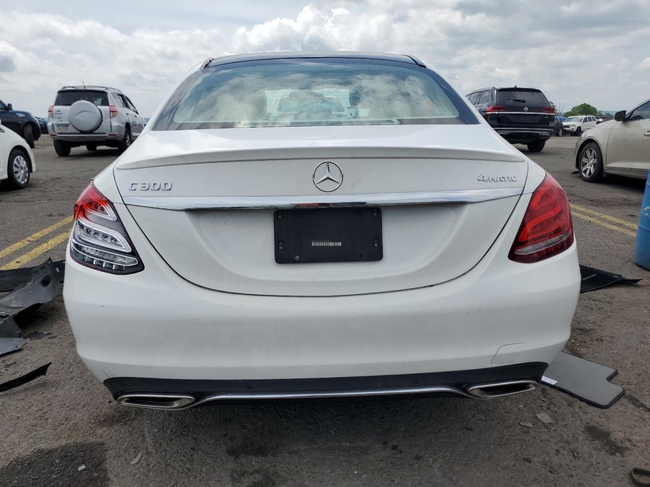 2018 Mercedes-Benz C 300 4Matic vin: WDDWF4KB0JR400822