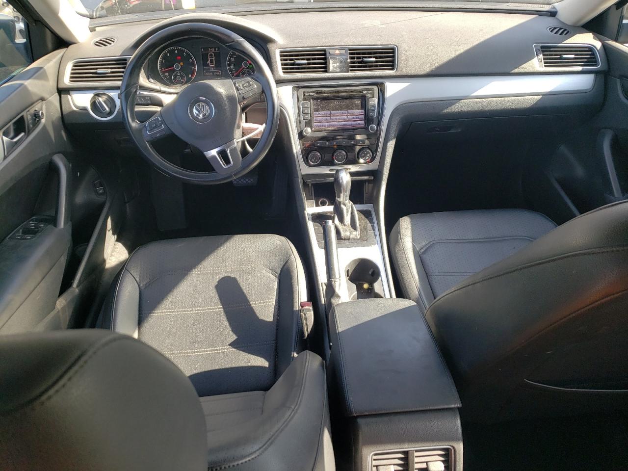 1VWBP7A34DC126305 2013 Volkswagen Passat Se