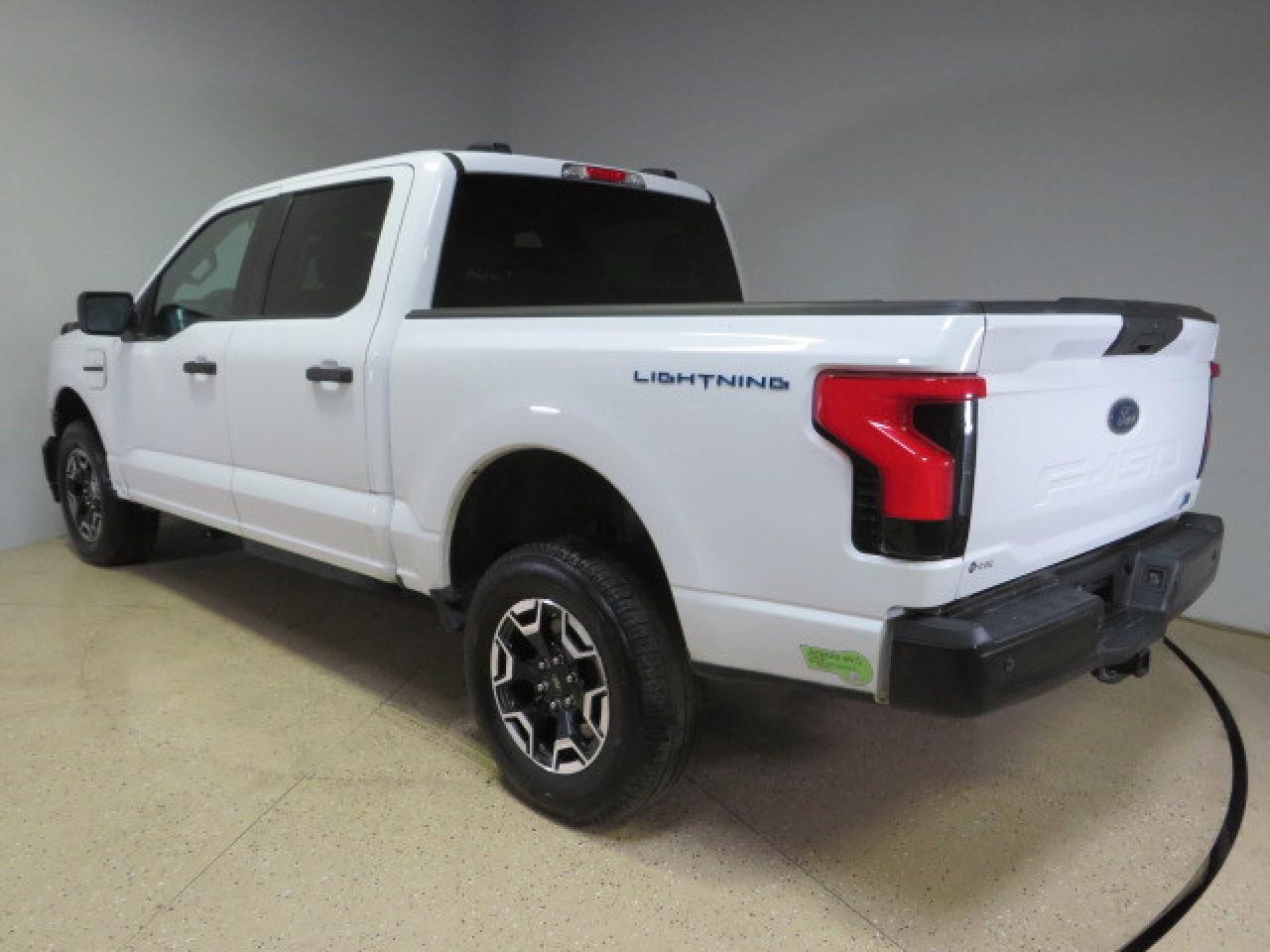 2022 Ford F150 Lightning Pro vin: 1FTVW1EL1NWG14850