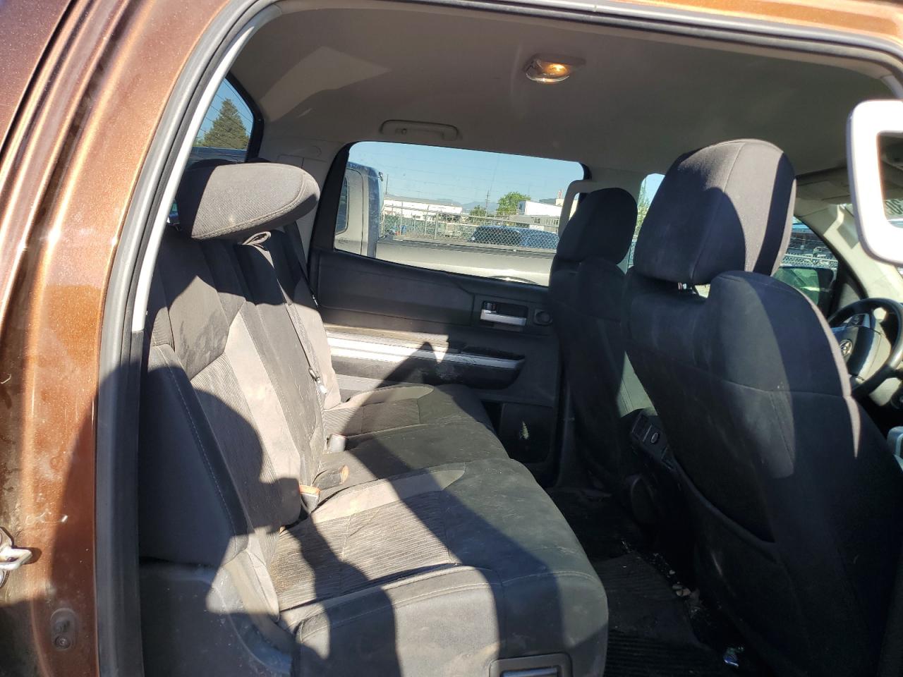 5TFDW5F15HX633528 2017 Toyota Tundra Crewmax Sr5