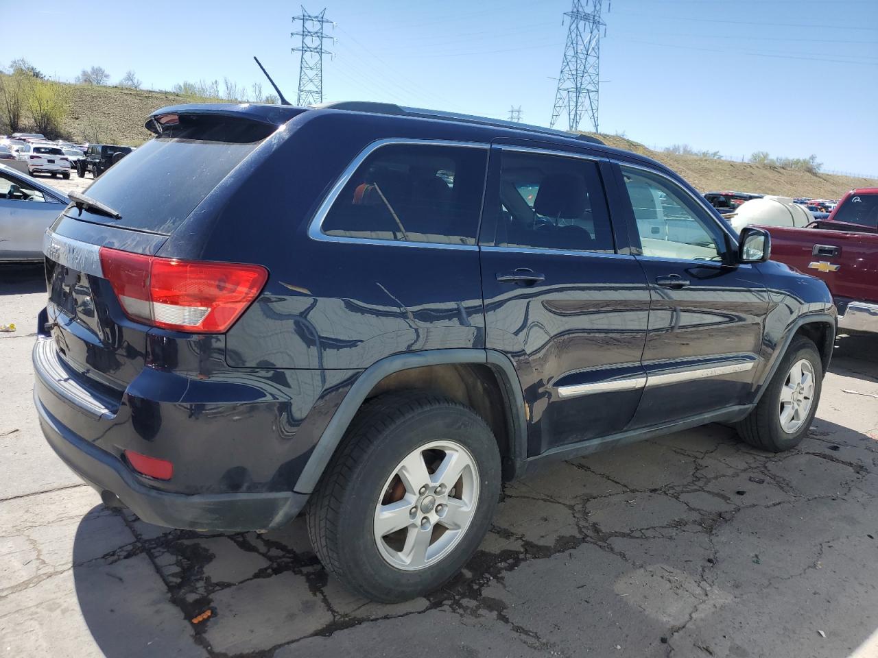 1J4RR4GG1BC572102 2011 Jeep Grand Cherokee Laredo