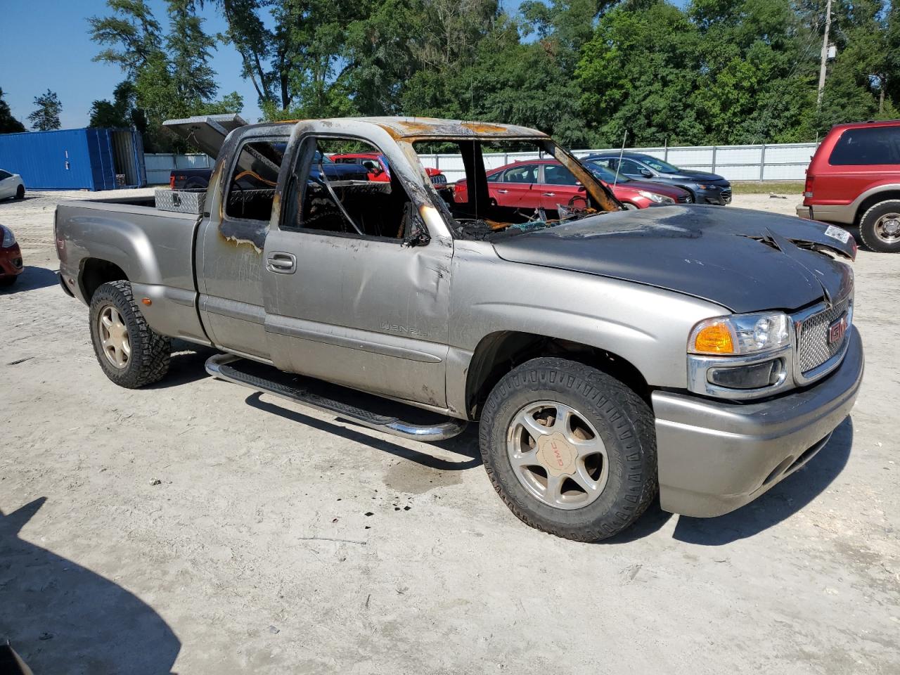 2GTFK69U321326475 2002 GMC Sierra K1500 Denali