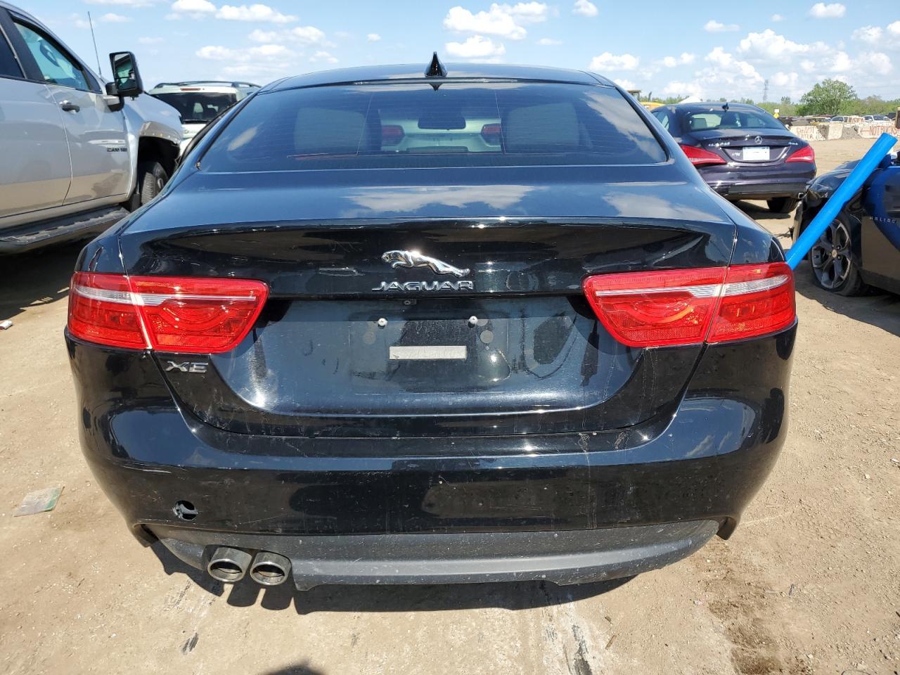 SAJAR4BN7HA968517 2017 Jaguar Xe