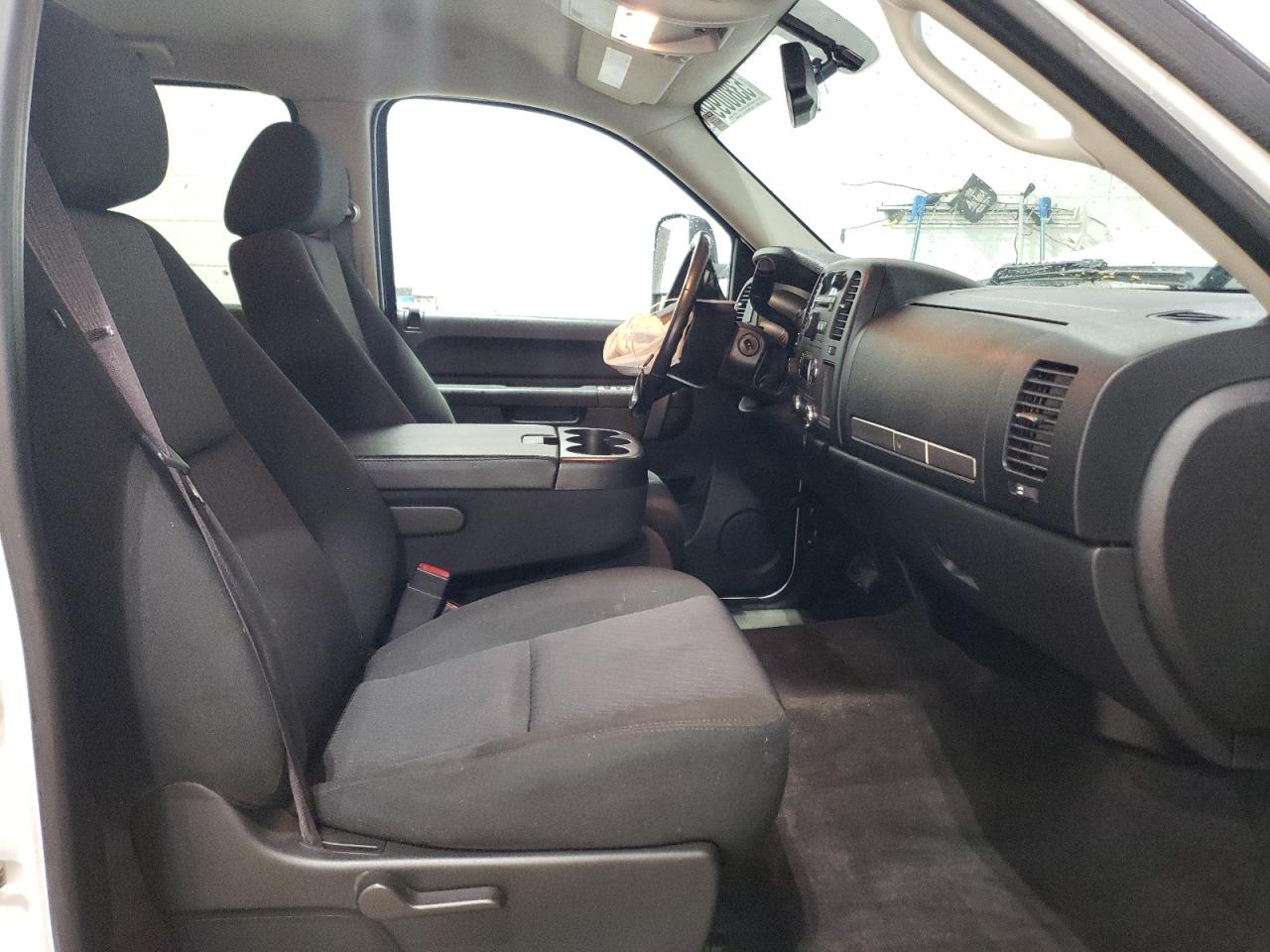 3GCPKSE26BG286448 2011 Chevrolet Silverado K1500 Lt