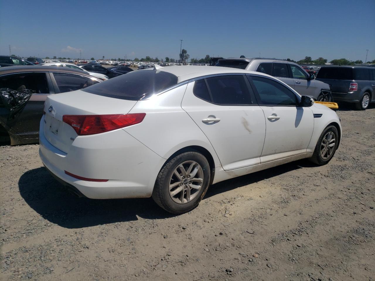 KNAGM4A73B5165369 2011 Kia Optima Lx