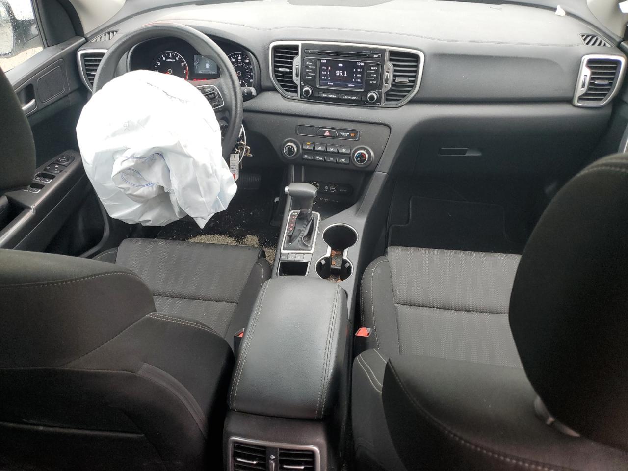 KNDPMCAC6K7499099 2019 Kia Sportage Lx