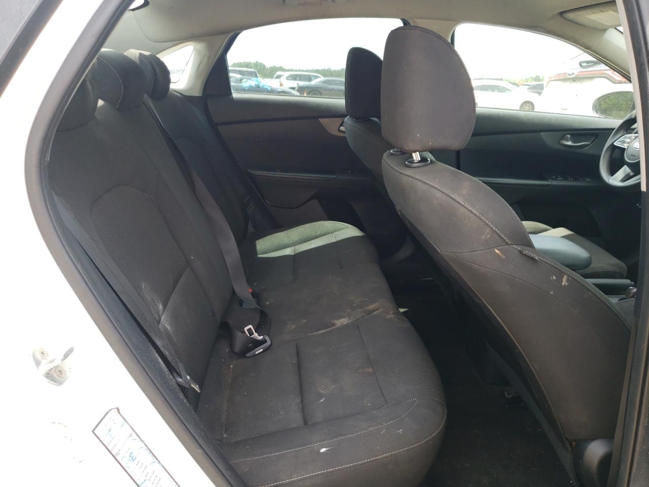 3KPF24AD4KE040153 2019 Kia Forte Fe