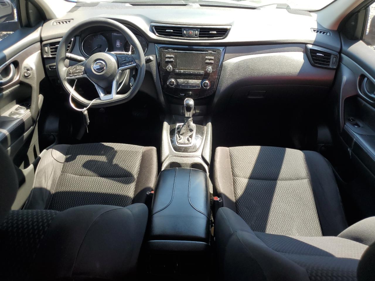 JN1BJ1CR8JW251095 2018 Nissan Rogue Sport S