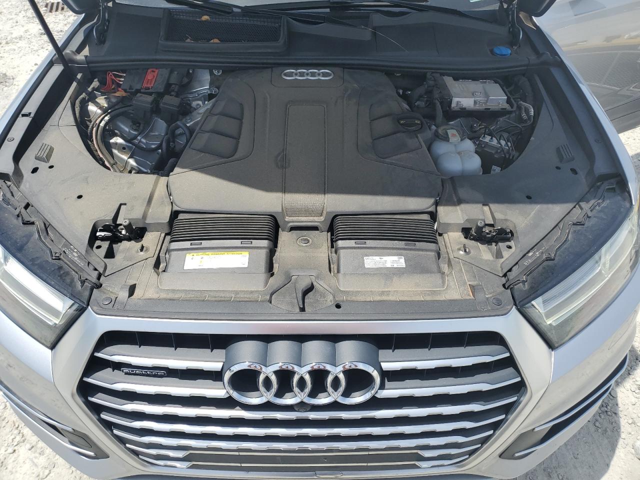 WA1LAAF78KD035427 2019 Audi Q7 Premium Plus