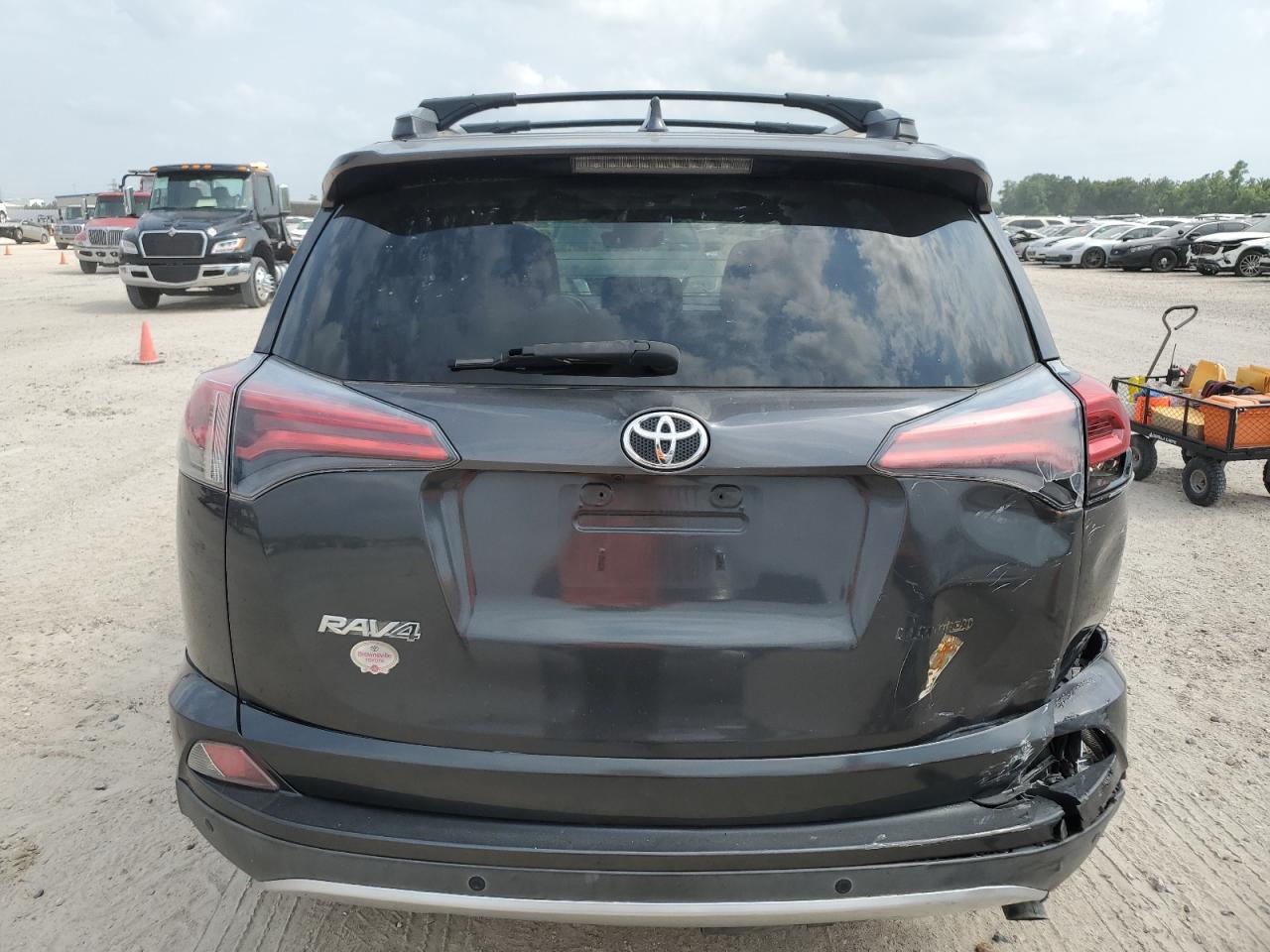 2T3YFREV3HW377293 2017 Toyota Rav4 Limited