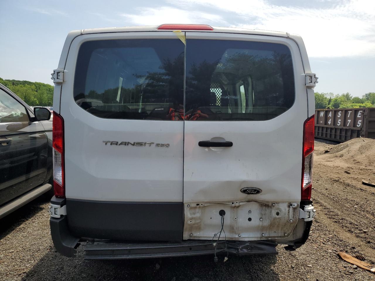 1FTYR1ZM0HKB10244 2017 Ford Transit T-250