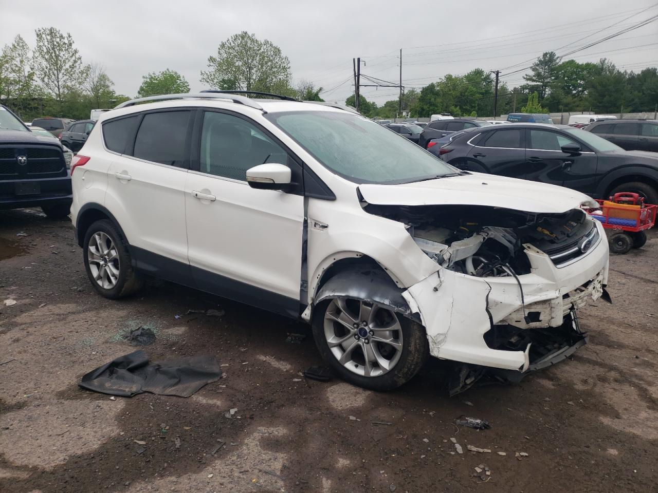 1FMCU9JX9EUB21588 2014 Ford Escape Titanium