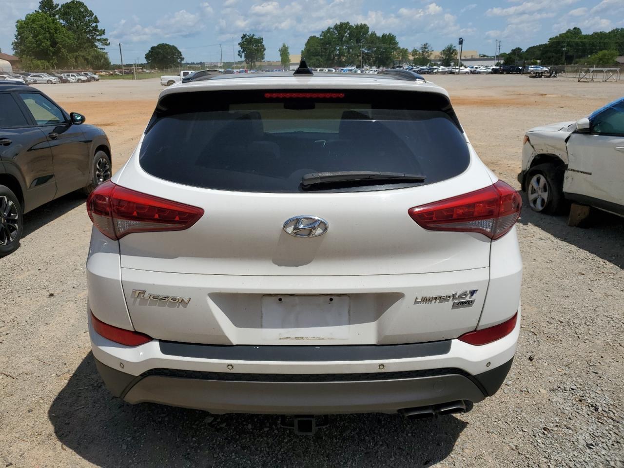 KM8J3CA27GU031130 2016 Hyundai Tucson Limited