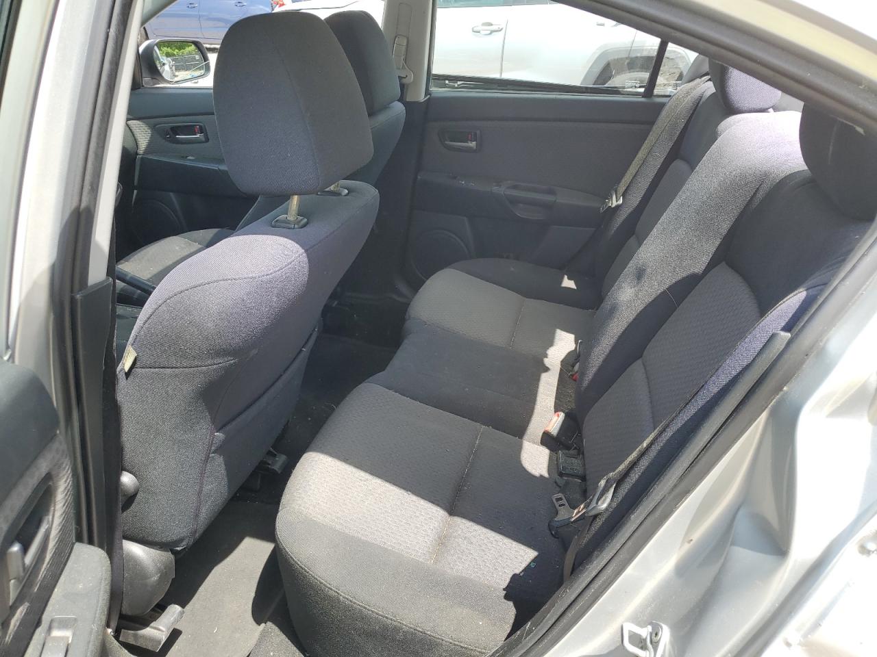 JM1BK32G261535851 2006 Mazda 3 I