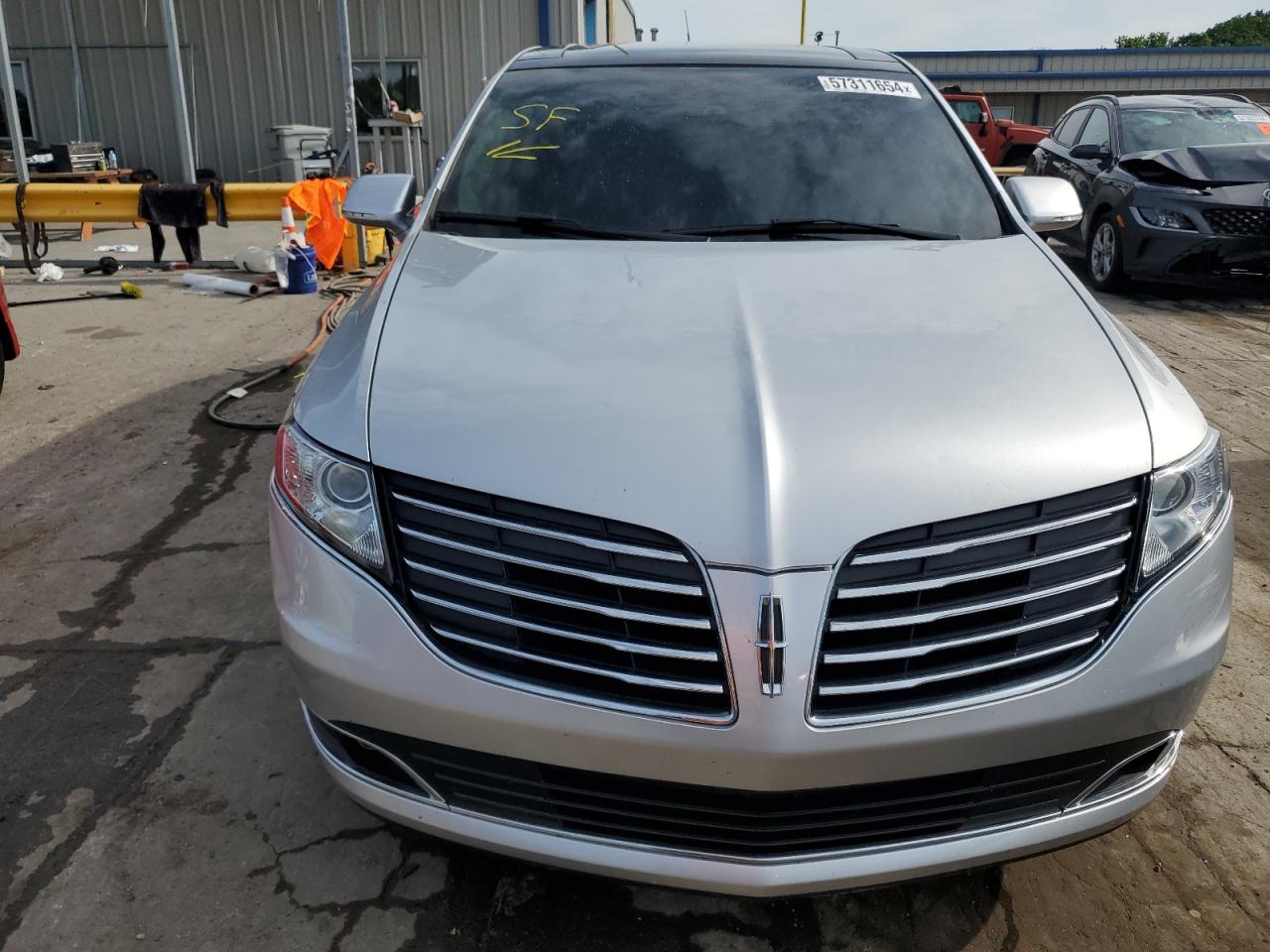 2LMHJ5AT9KBL01910 2019 Lincoln Mkt