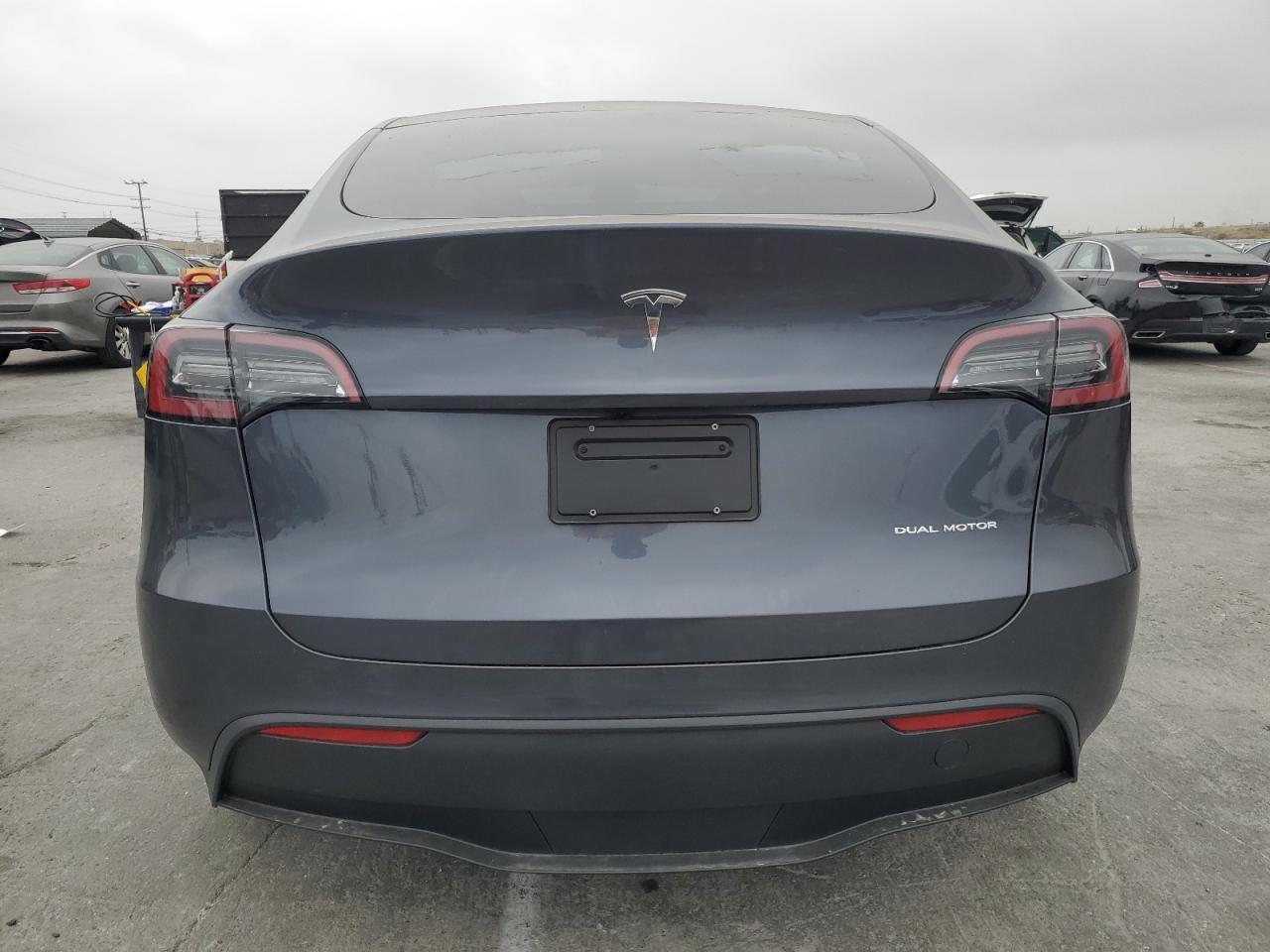 7SAYGDEE1PF913763 2023 Tesla Model Y