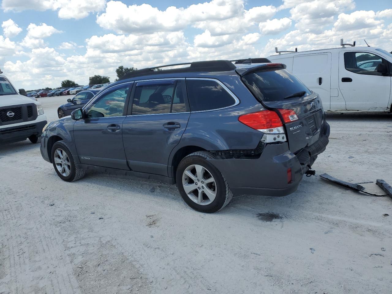 4S4BRCCC8E3246964 2014 Subaru Outback 2.5I Premium