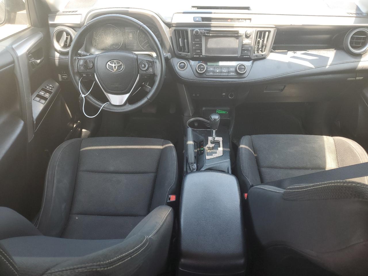 JTMRFREV1HJ170341 2017 Toyota Rav4 Xle