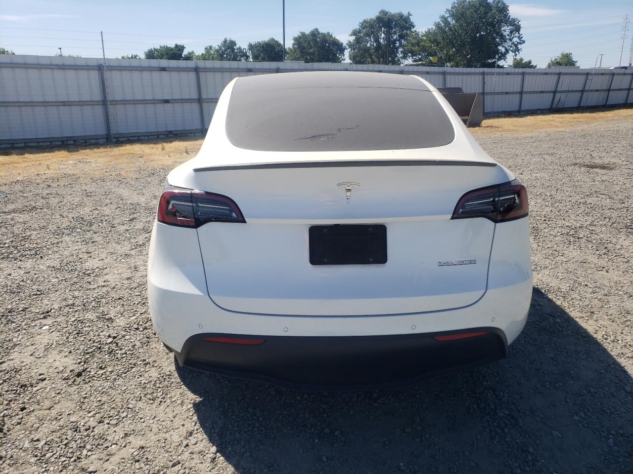 7SAYGDEFXNF361752 2022 Tesla Model Y