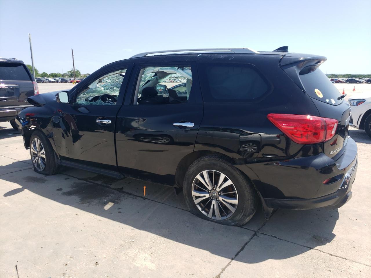 2019 Nissan Pathfinder S vin: 5N1DR2MN4KC610019