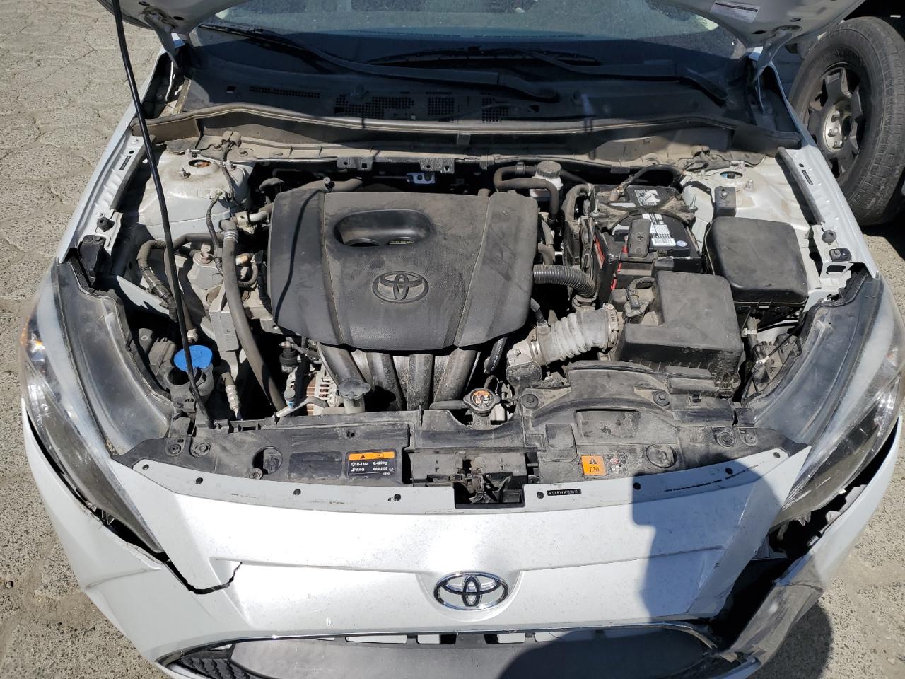 3MYDLBYV1KY510145 2019 Toyota Yaris L