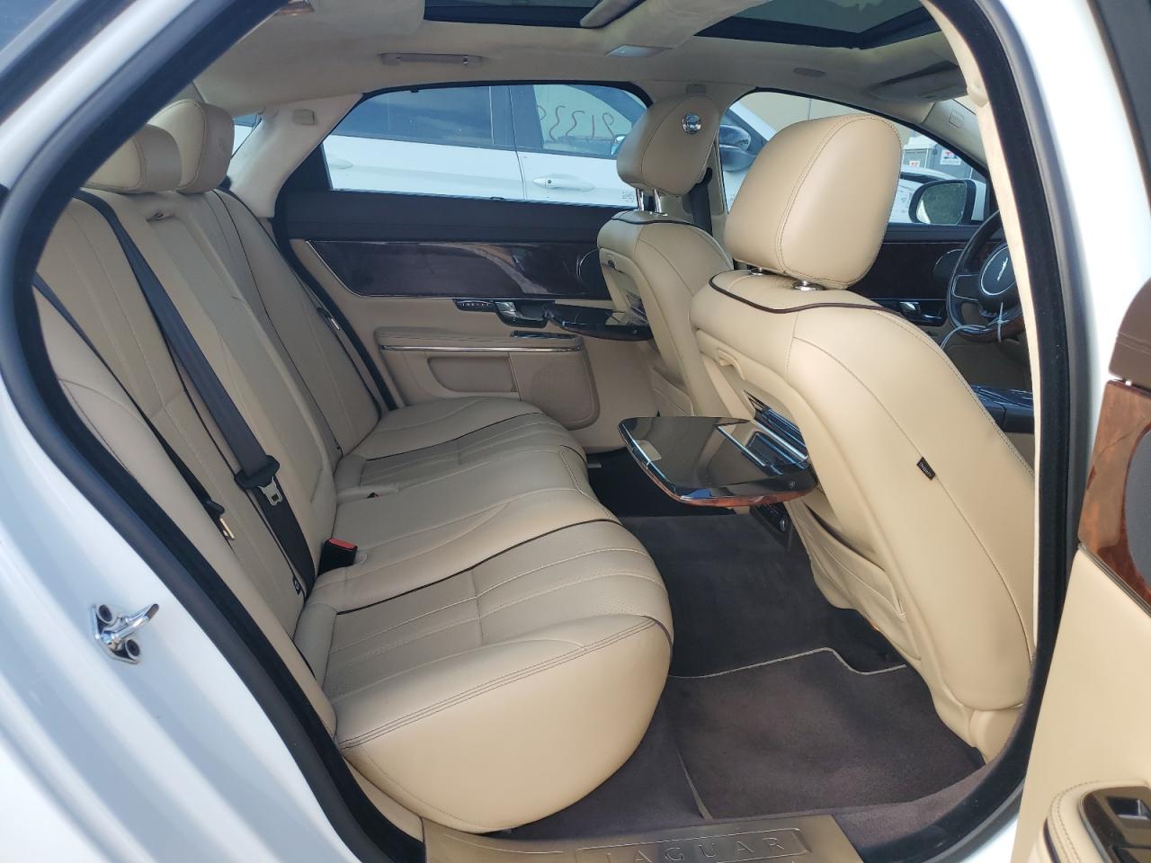 SAJWA2GB3BLV10582 2011 Jaguar Xjl