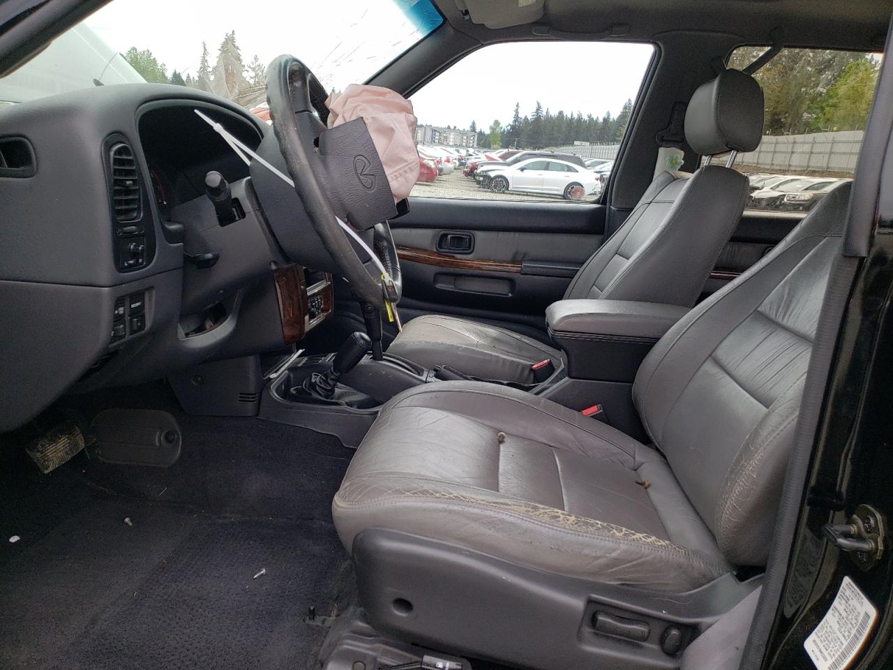 JNRAR05Y9WW033609 1998 Infiniti Qx4