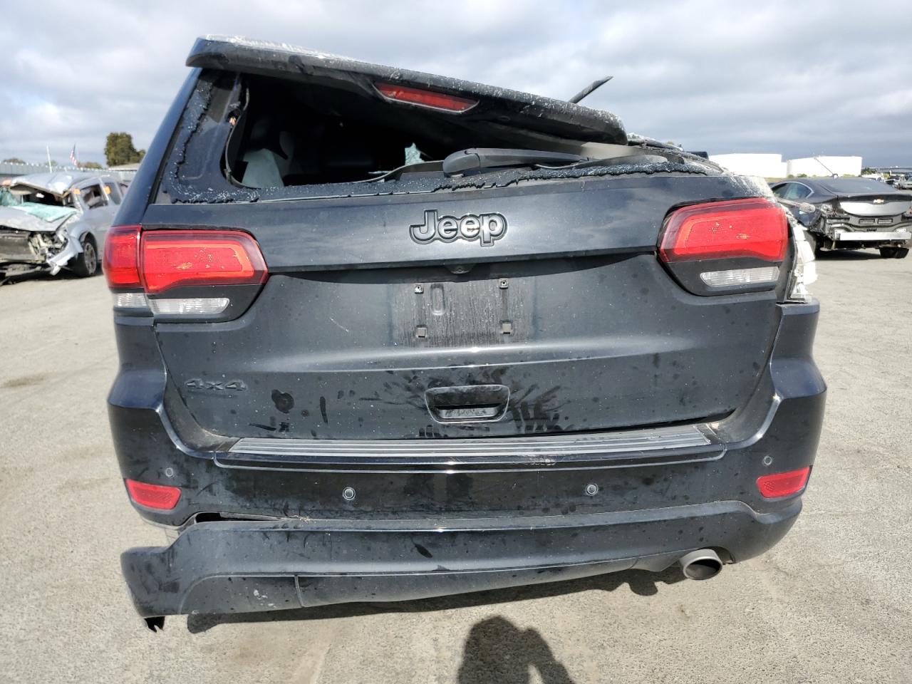 1C4RJFAG1JC314338 2018 Jeep Grand Cherokee Laredo