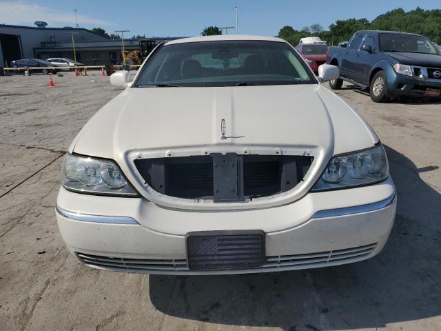 2003 Lincoln Town Car Signature VIN: 1LNHM82W13Y602401 Lot: 56820224