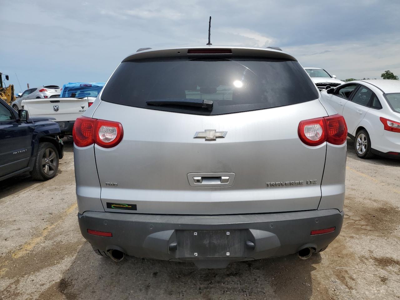 1GNKVLED2BJ332792 2011 Chevrolet Traverse Ltz