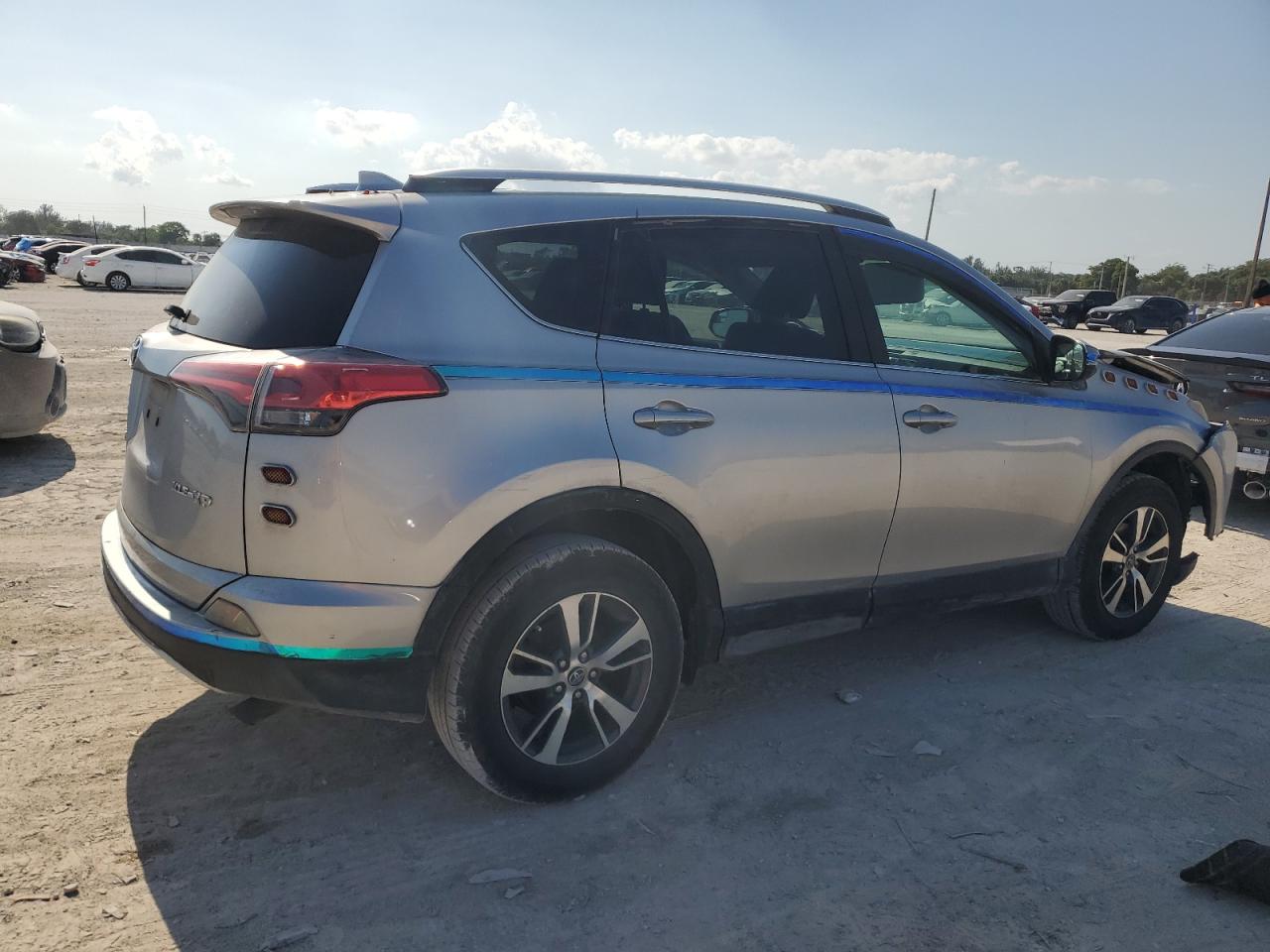 2T3WFREV9GW252398 2016 Toyota Rav4 Xle