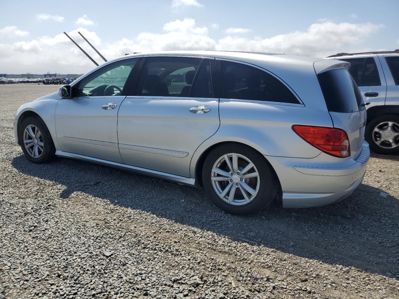 4JGCB65E49A098077 2009 Mercedes-Benz R 350 4Matic