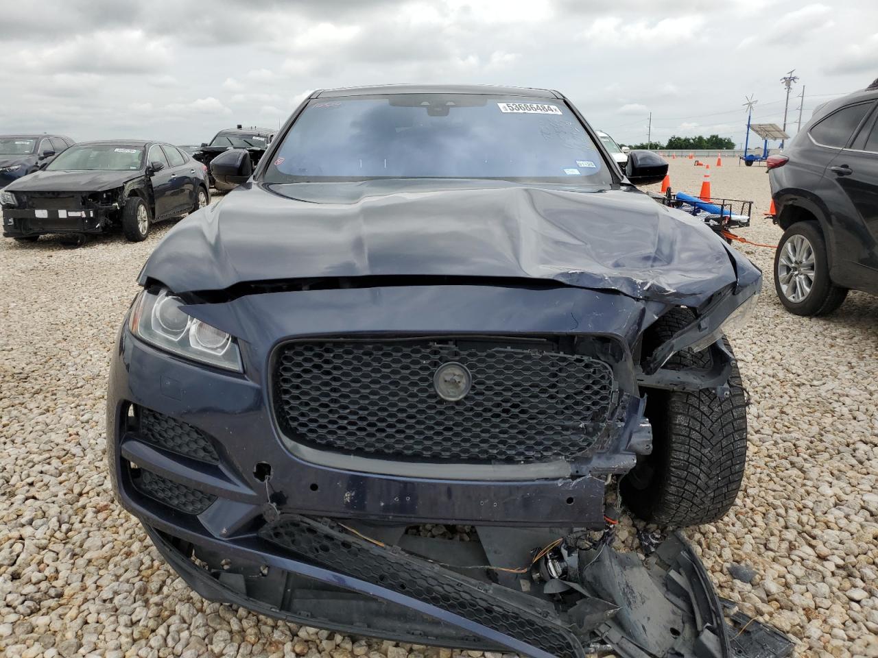 SADCJ2BV0HA064774 2017 Jaguar F-Pace Premium