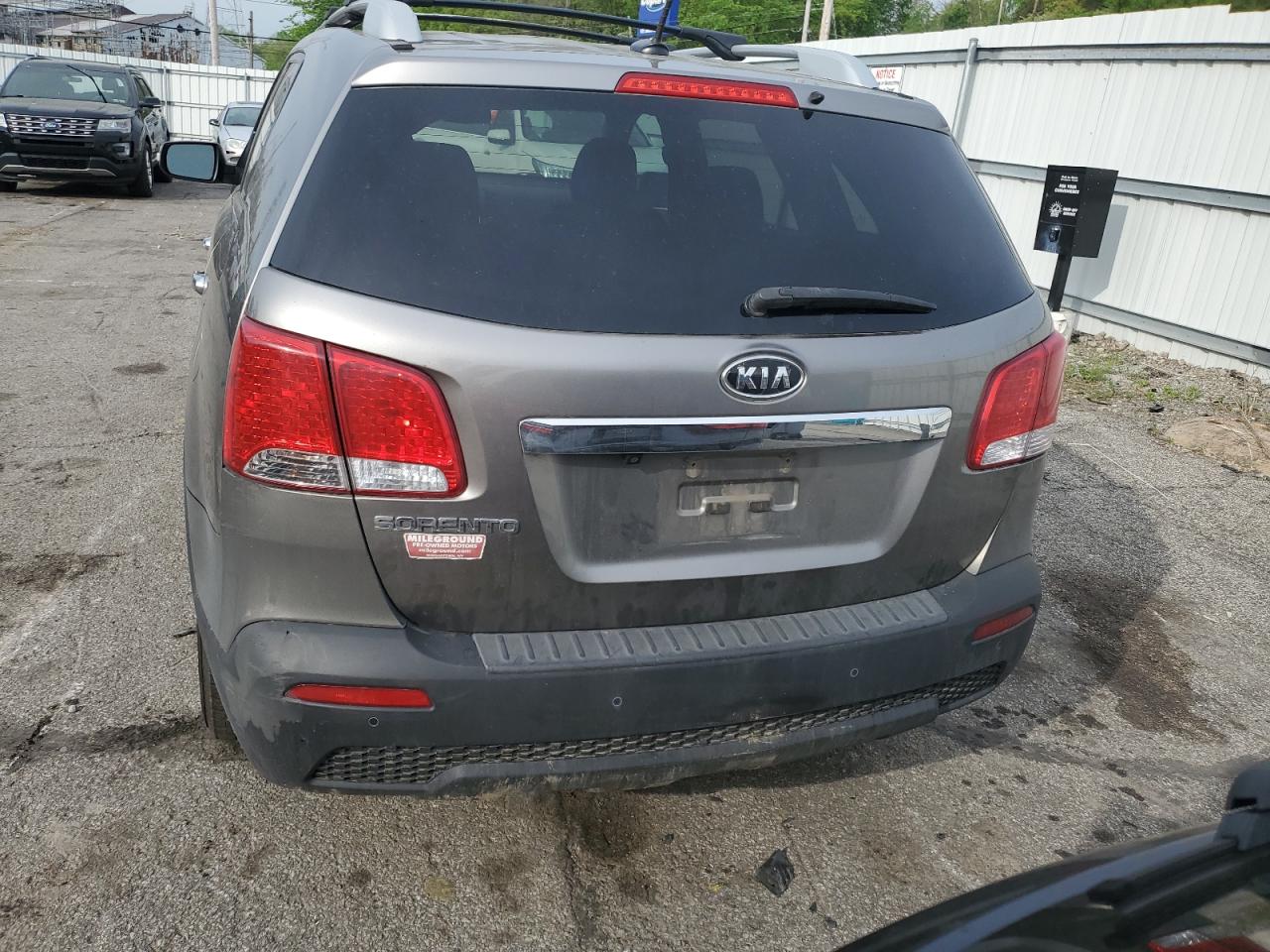 2012 Kia Sorento Base vin: 5XYKTCA66CG301780