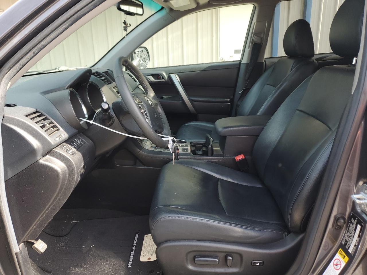 5TDBK3EH4DS255417 2013 Toyota Highlander Base