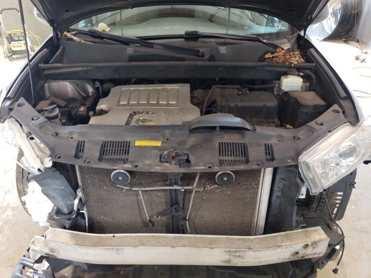 5TDBK3EH9CS108203 2012 Toyota Highlander Base