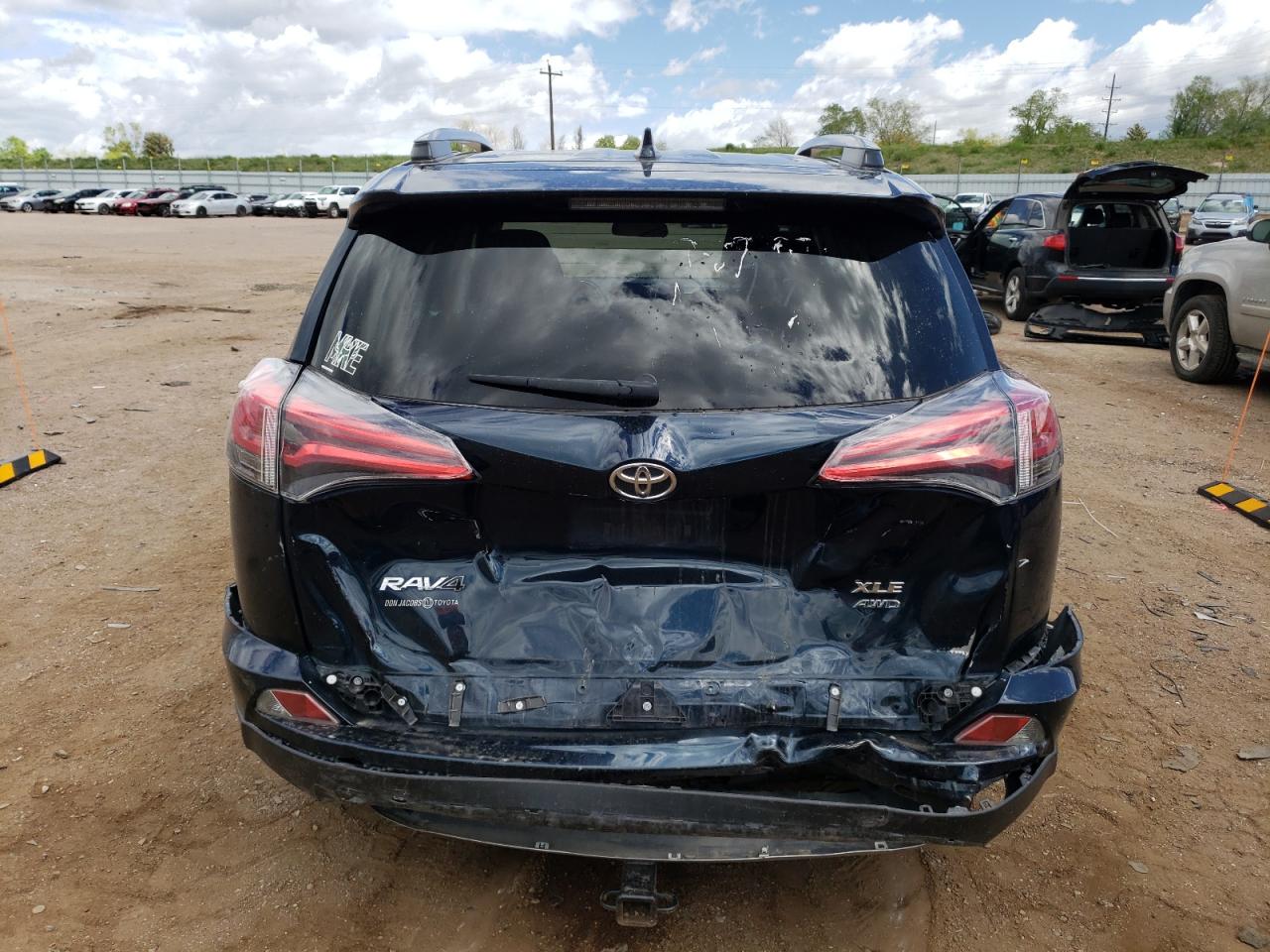 JTMRFREV6HJ155463 2017 Toyota Rav4 Xle