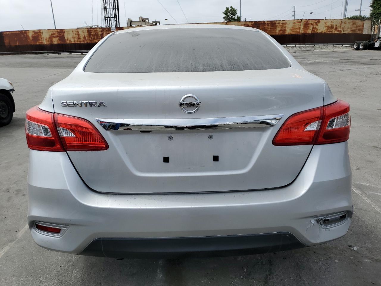 3N1AB7AP0JY307603 2018 Nissan Sentra S