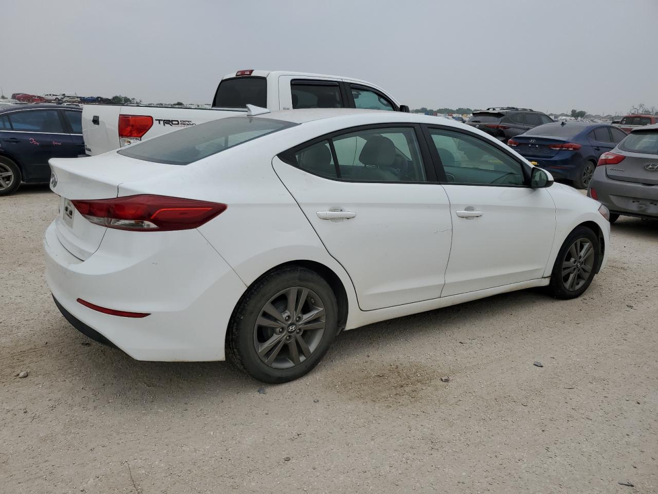 5NPD84LF1HH022654 2017 Hyundai Elantra Se